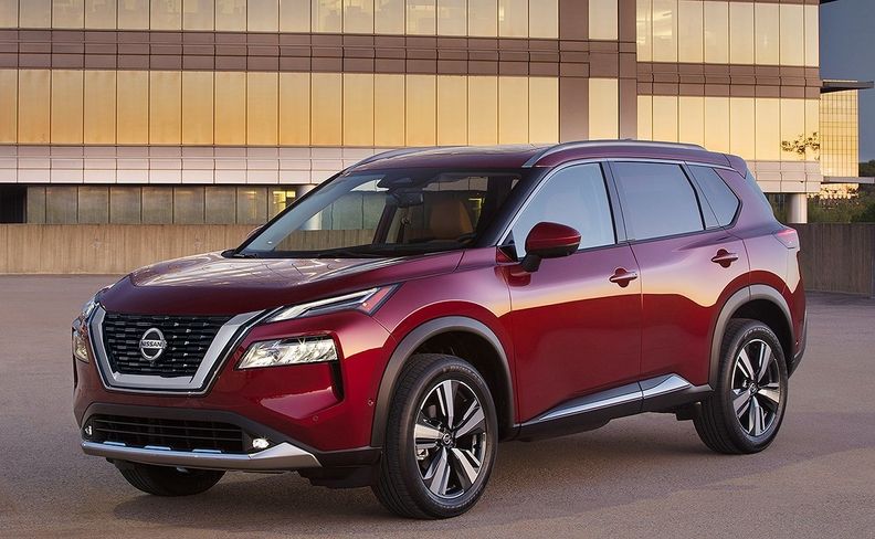 New Nissan Rogue barrels forth, sans hybrid | Automotive News Canada